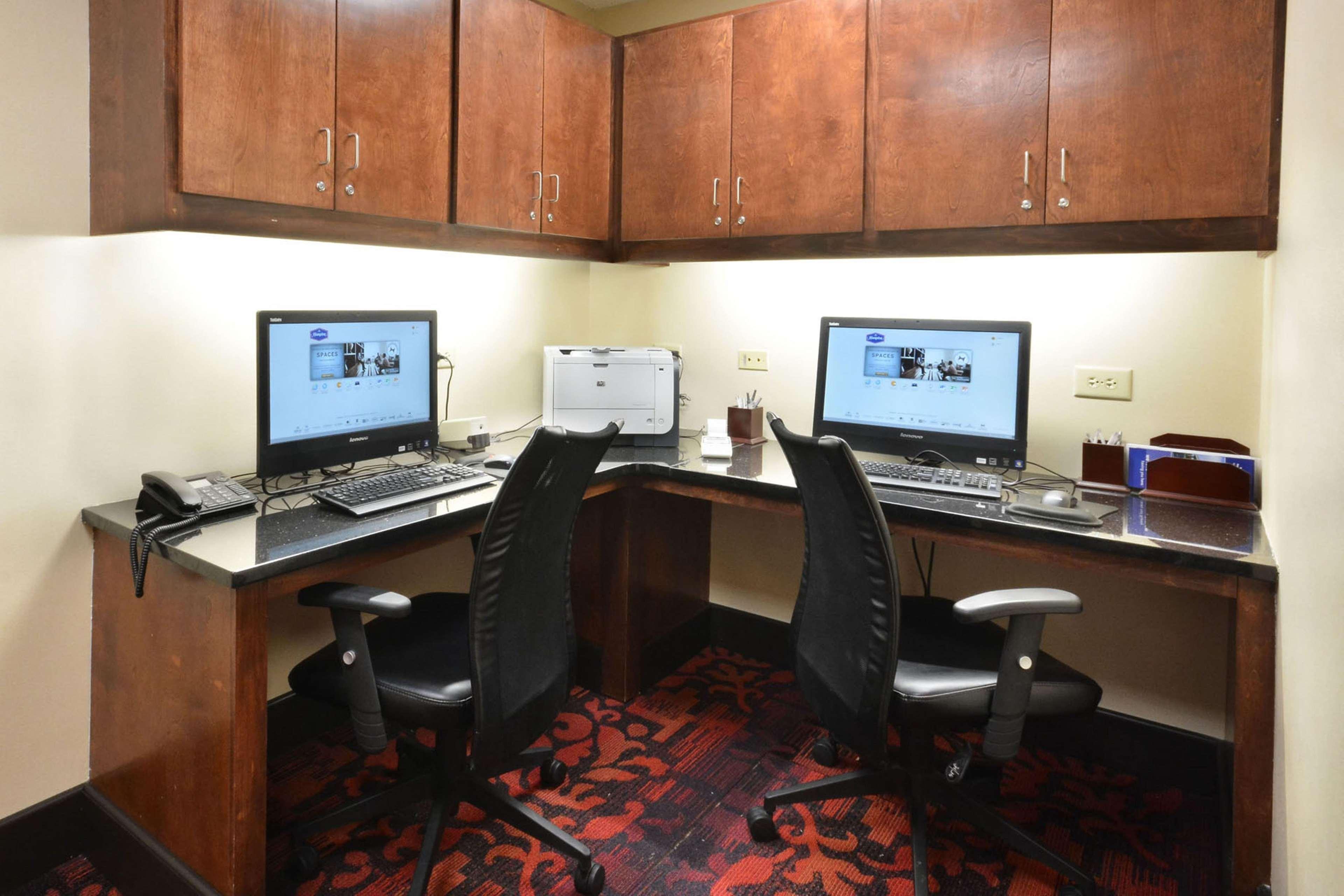 Hampton Inn Raleigh Capital Blvd North Экстерьер фото
