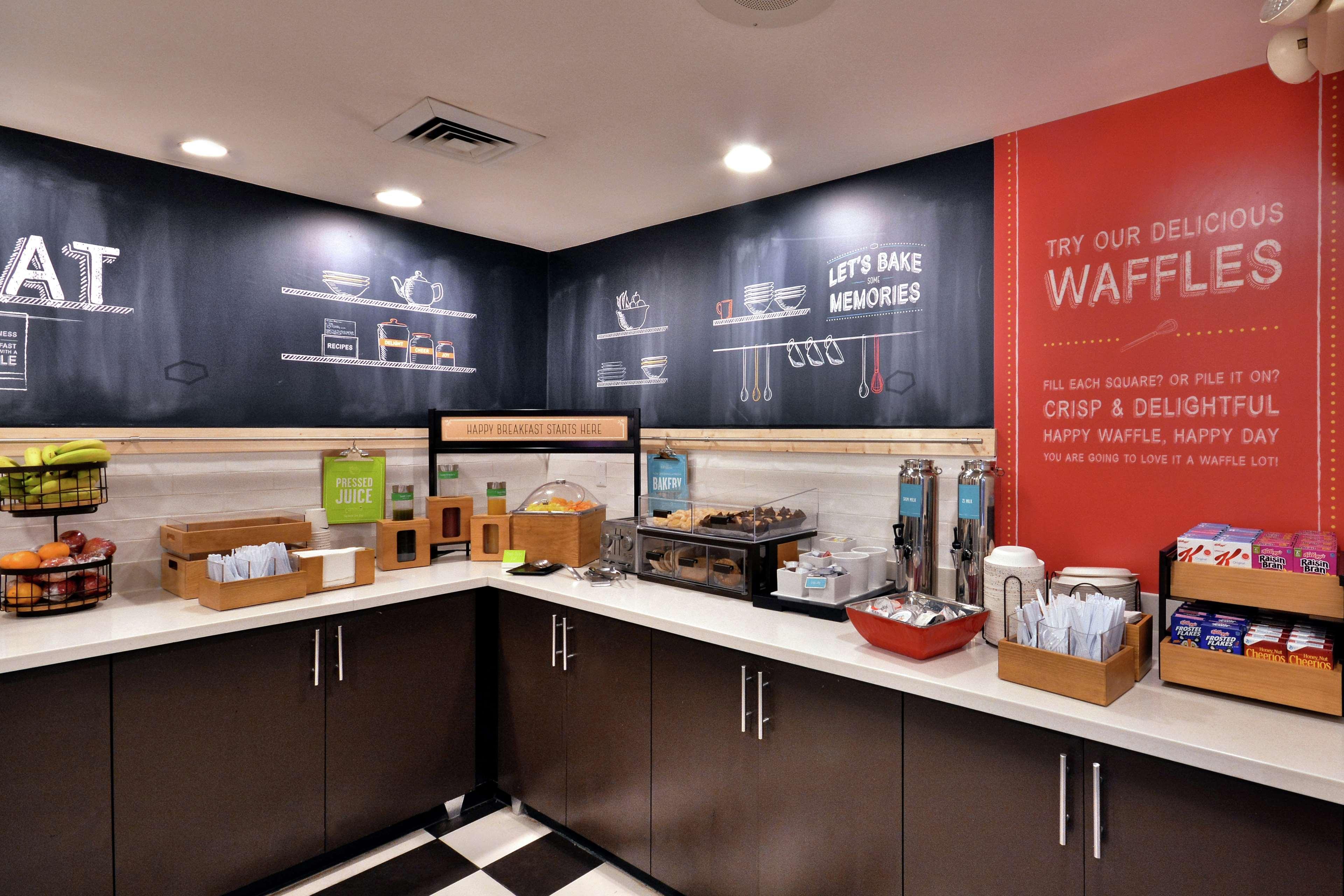 Hampton Inn Raleigh Capital Blvd North Экстерьер фото