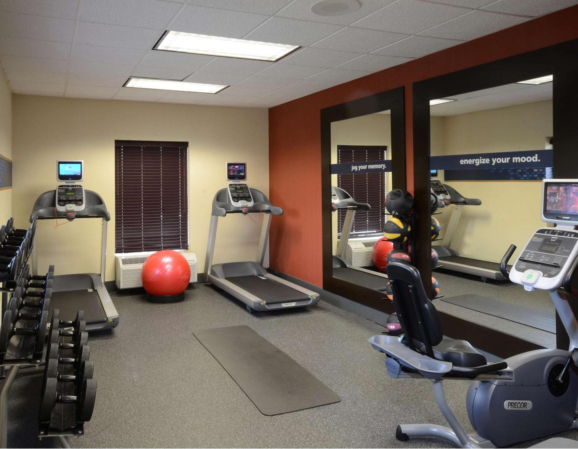 Hampton Inn Raleigh Capital Blvd North Экстерьер фото