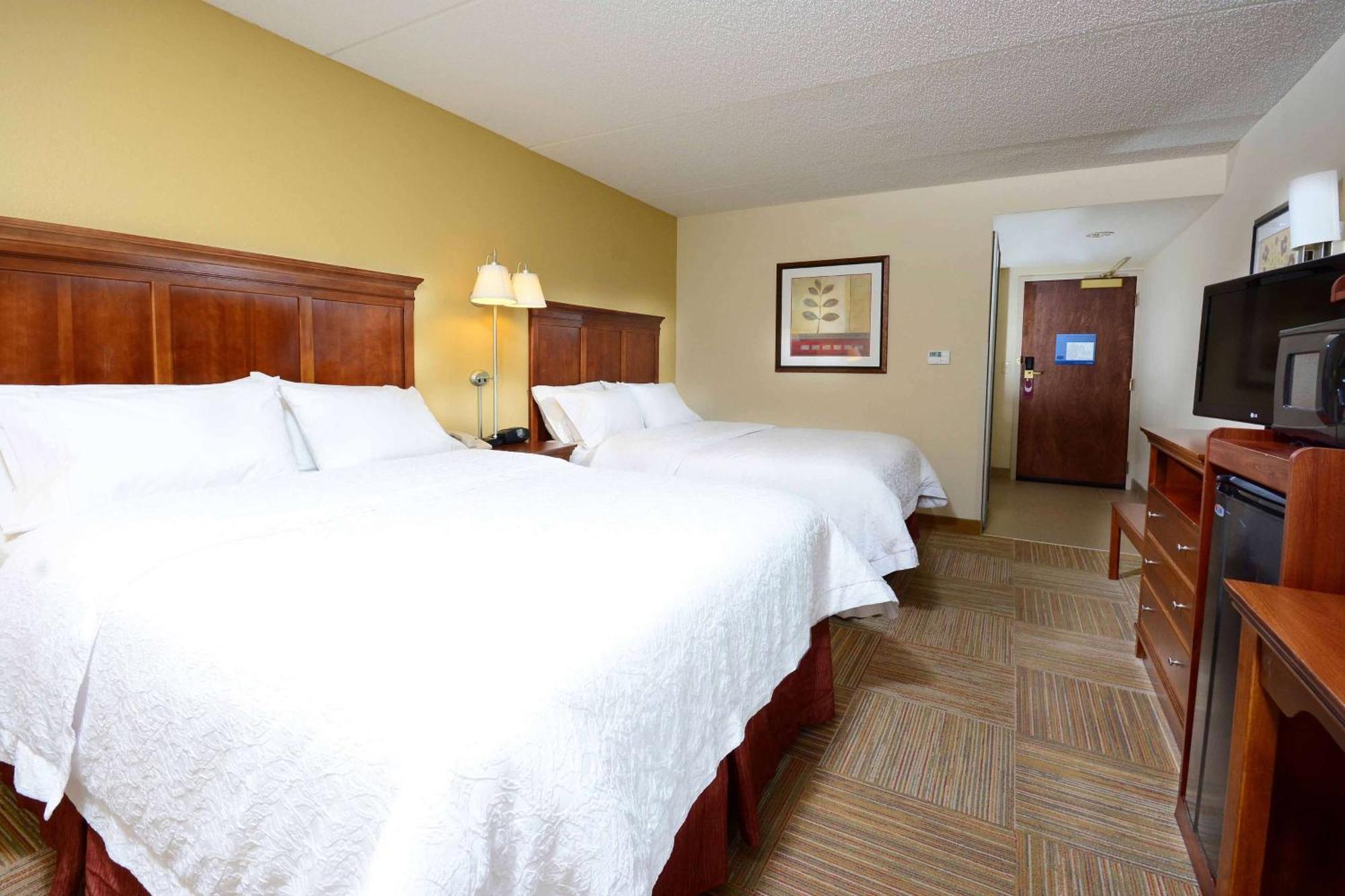 Hampton Inn Raleigh Capital Blvd North Экстерьер фото