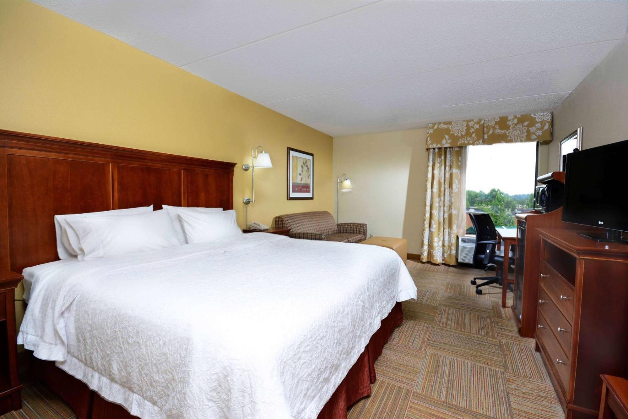 Hampton Inn Raleigh Capital Blvd North Экстерьер фото