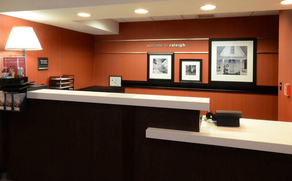 Hampton Inn Raleigh Capital Blvd North Экстерьер фото
