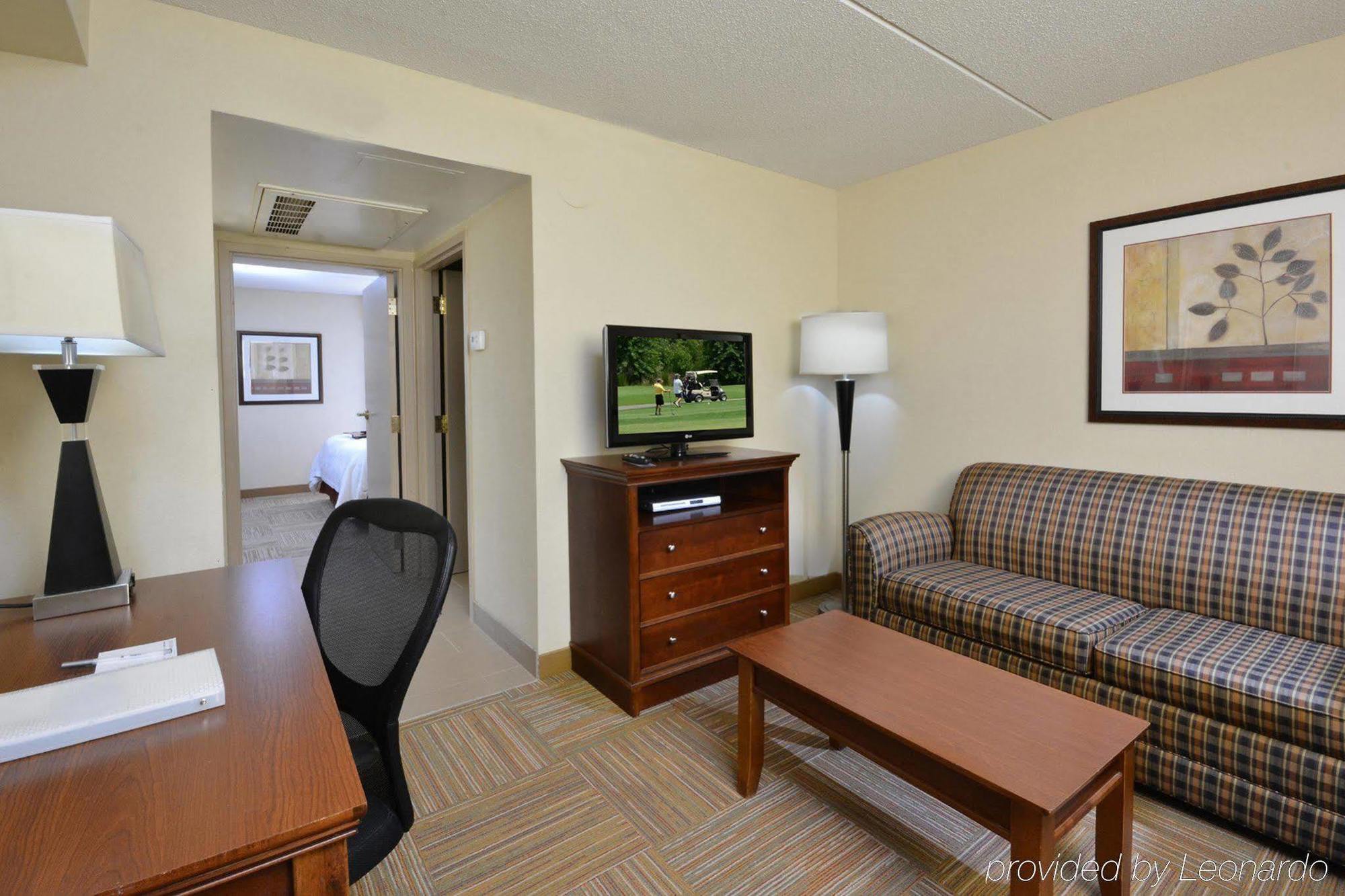 Hampton Inn Raleigh Capital Blvd North Экстерьер фото